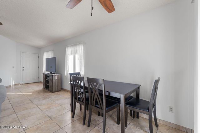 8986 E Weyburn Drive, Tucson, AZ 85730