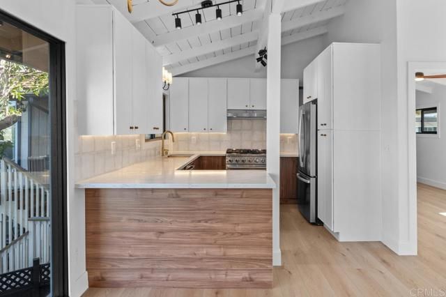 2415 Burgos Court, Carlsbad, CA 92009