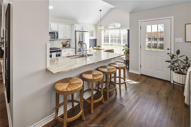 2524 Willow Bend Drive, Bryan, TX 77802