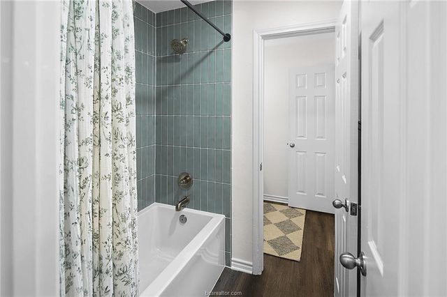 2524 Willow Bend Drive, Bryan, TX 77802