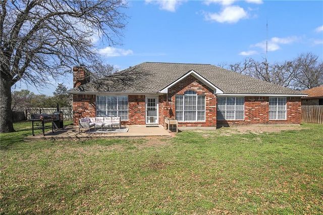 2524 Willow Bend Drive, Bryan, TX 77802