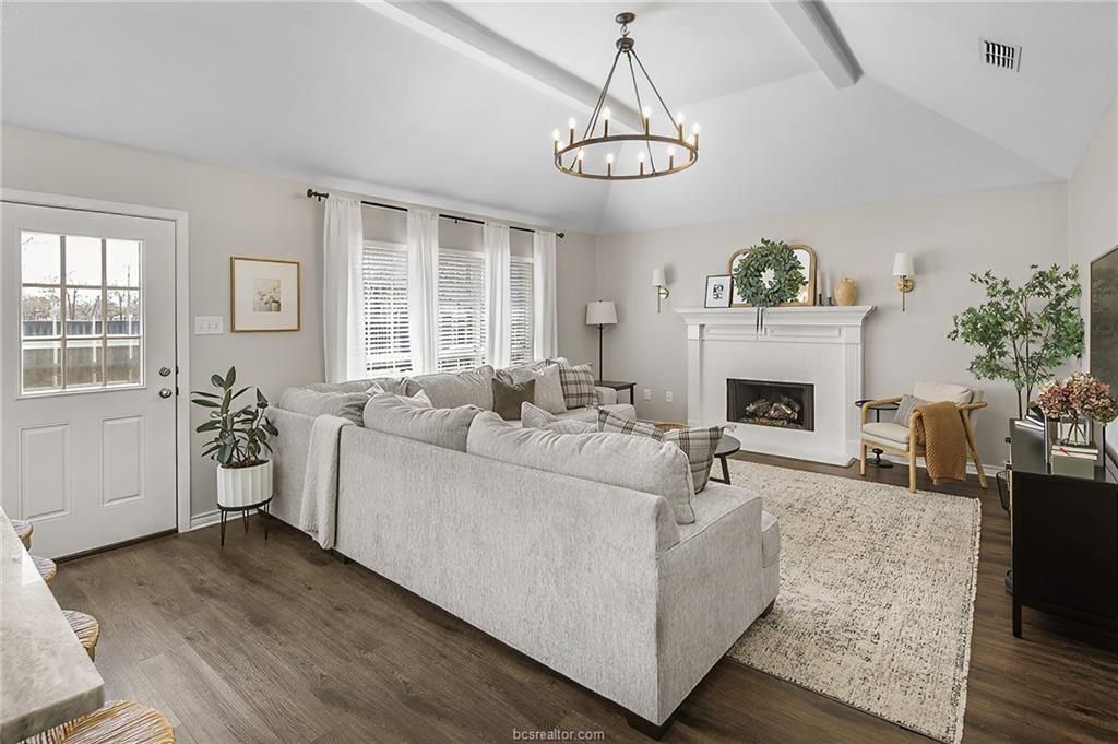 2524 Willow Bend Drive, Bryan, TX 77802