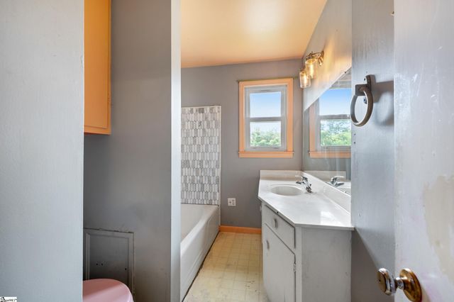11 Picadilly Street, Taylors, SC 29687