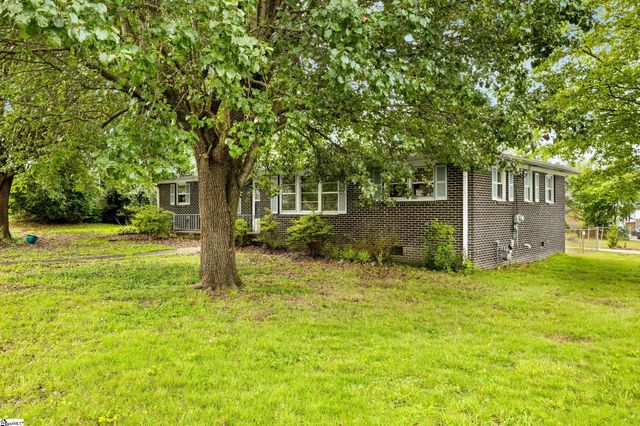 11 Picadilly Street, Taylors, SC 29687