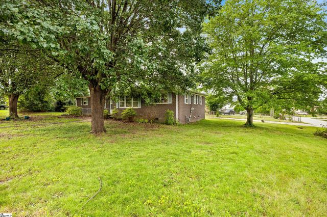 11 Picadilly Street, Taylors, SC 29687