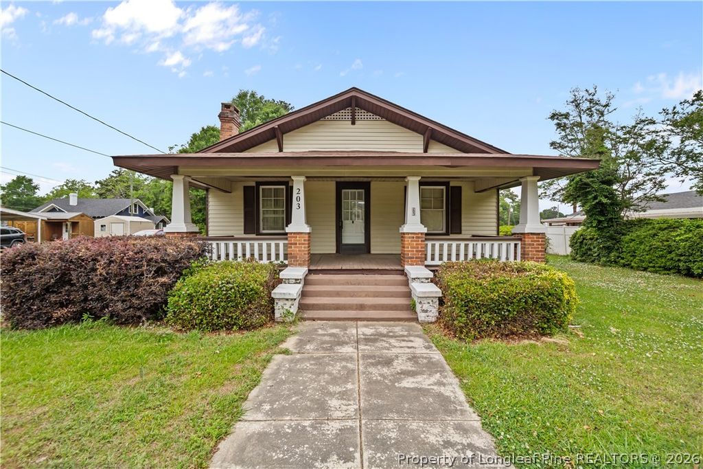 203 E Clinton Street, Roseboro, NC 28382 — exterior