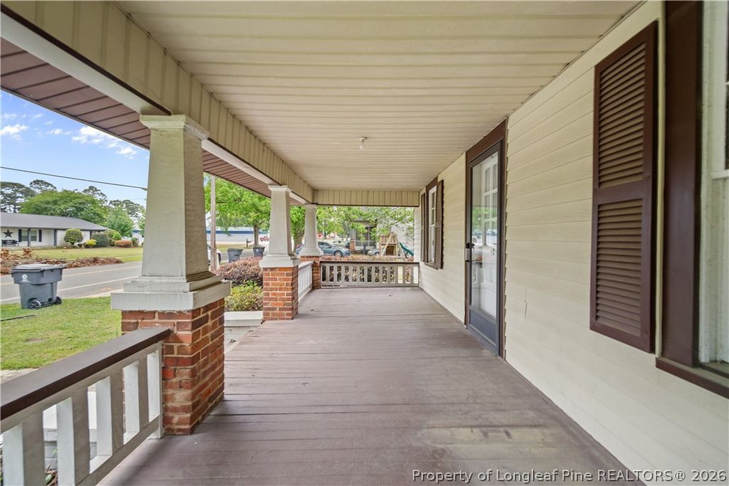 203 E Clinton Street, Roseboro, NC 28382 — photo 4