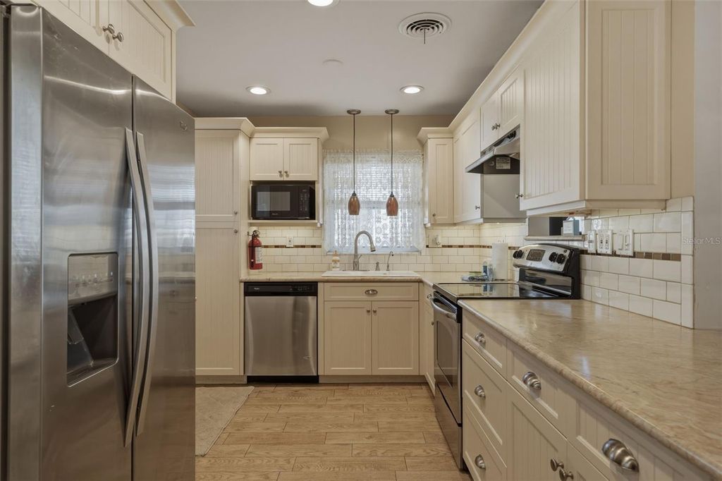 Image 13 of property listing at 1904 31ST STREET W, Bradenton, FL 34205