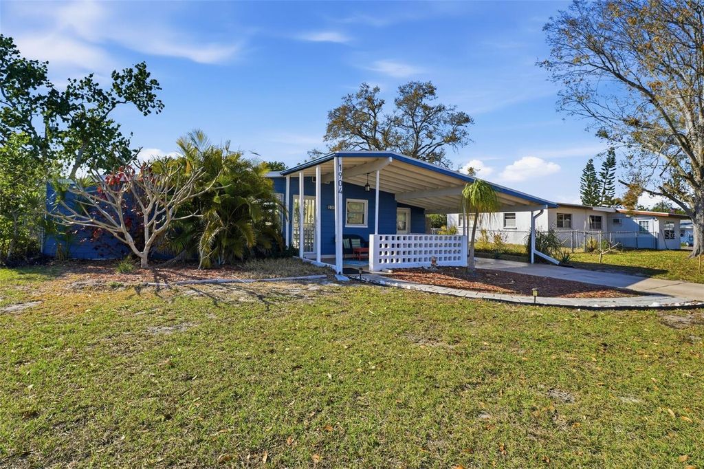 Image 3 of property listing at 1904 31ST STREET W, Bradenton, FL 34205