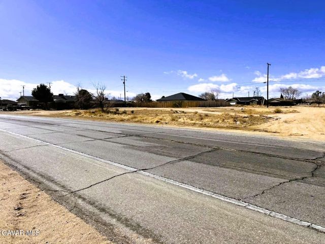 8628 Loop Boulevard, California City, CA 93505