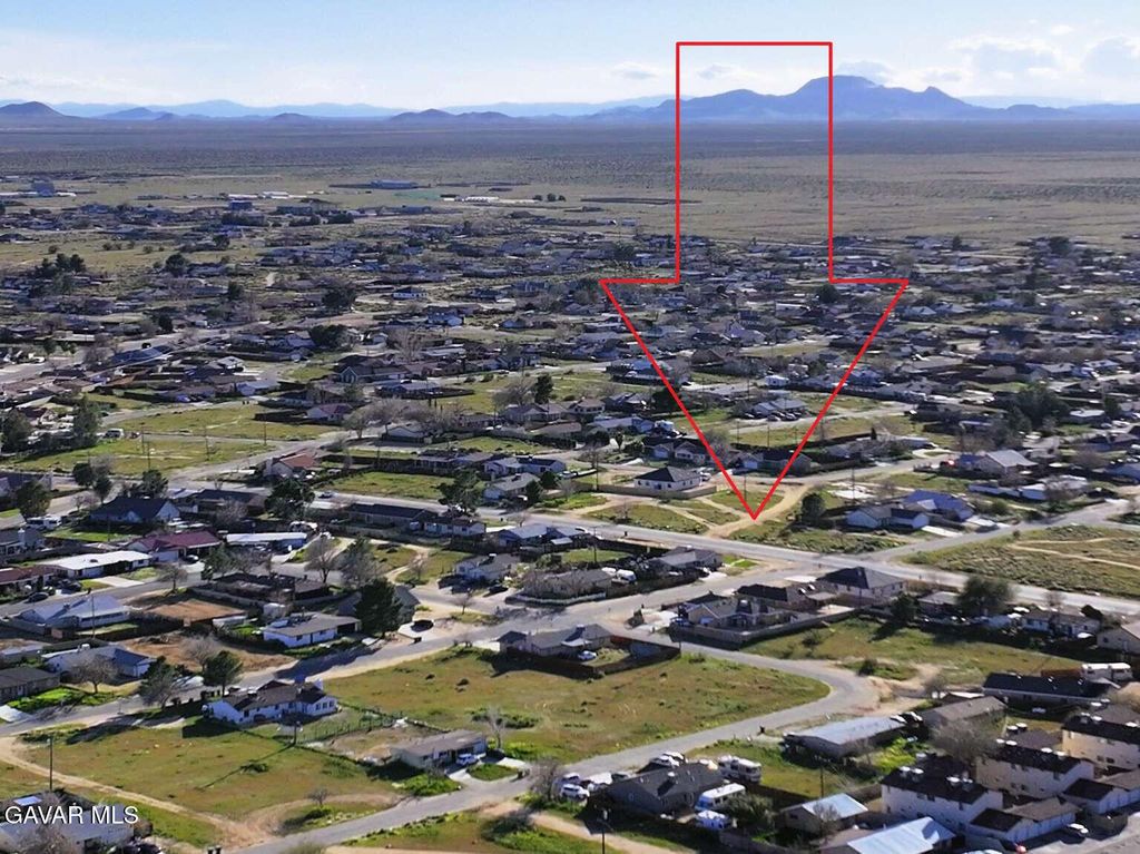 8628 Loop Boulevard, California City, CA 93505