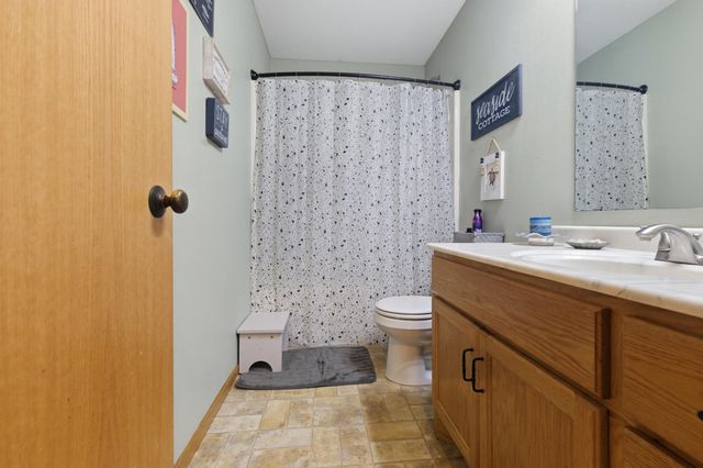 11825 Joneswood Drive, Baxter, MN 56425