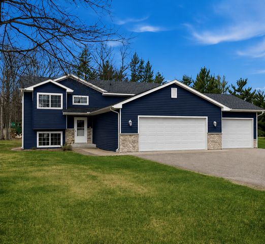 11825 Joneswood Drive, Baxter, MN 56425