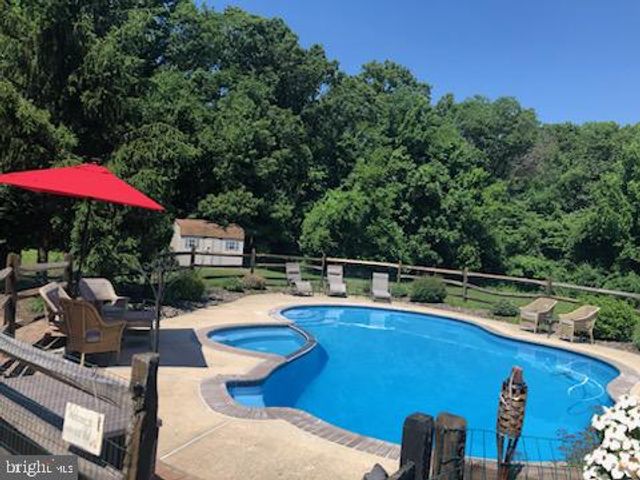234 MILLER RD, Sinking Spring, PA 19608
