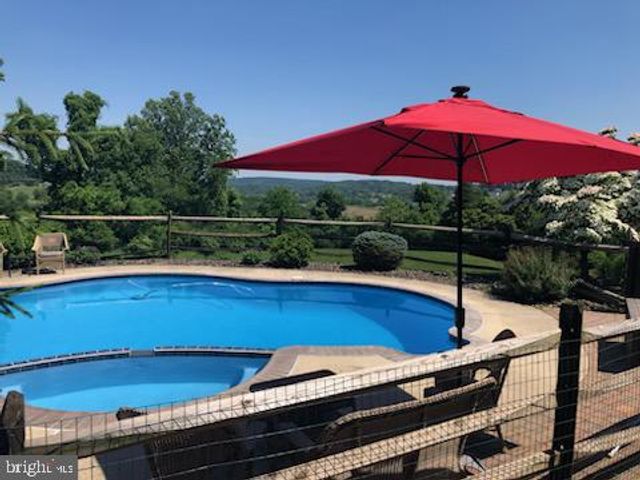 234 MILLER RD, Sinking Spring, PA 19608