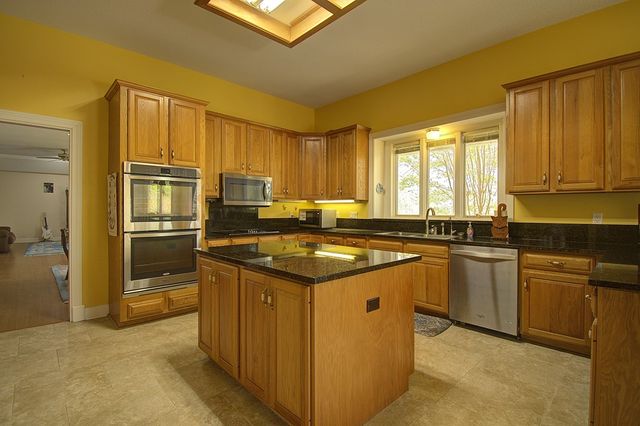 100 Westchester Circle, Kerrville, TX 78028