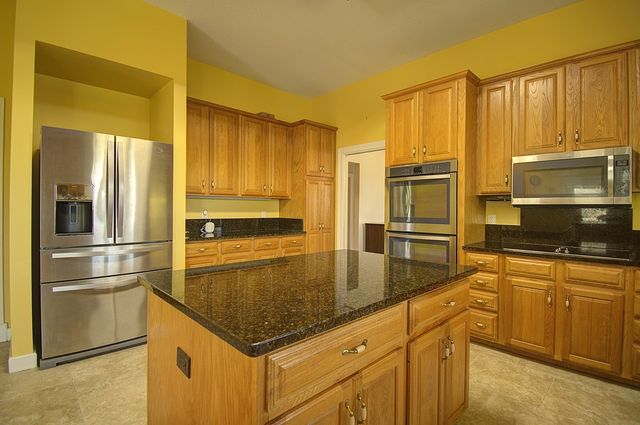 100 Westchester Circle, Kerrville, TX 78028