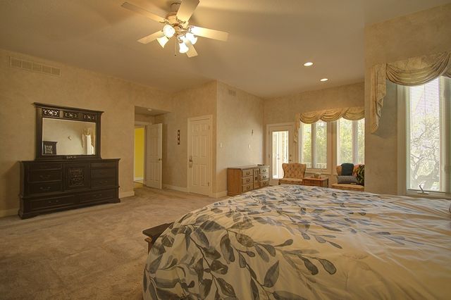 100 Westchester Circle, Kerrville, TX 78028