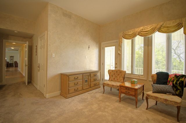 100 Westchester Circle, Kerrville, TX 78028