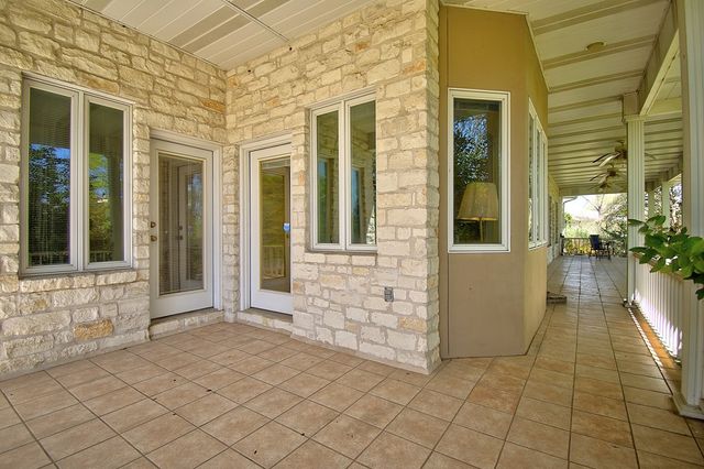 100 Westchester Circle, Kerrville, TX 78028