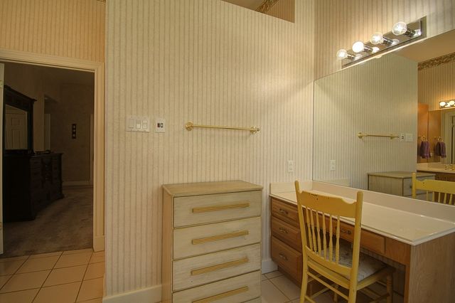 100 Westchester Circle, Kerrville, TX 78028