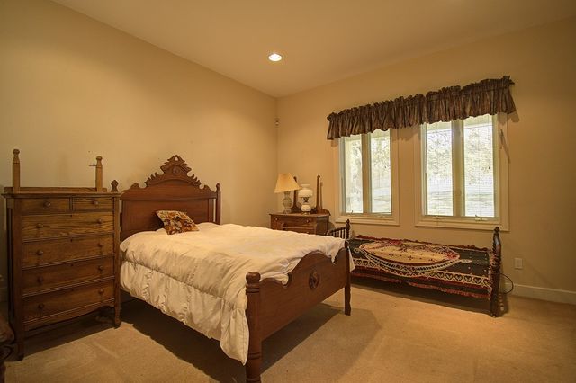 100 Westchester Circle, Kerrville, TX 78028