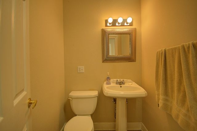 100 Westchester Circle, Kerrville, TX 78028