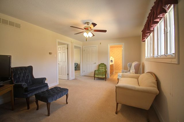 100 Westchester Circle, Kerrville, TX 78028