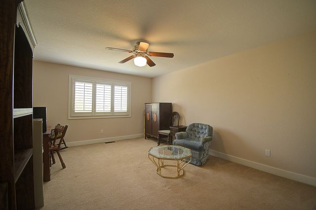 100 Westchester Circle, Kerrville, TX 78028