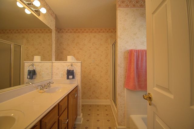 100 Westchester Circle, Kerrville, TX 78028