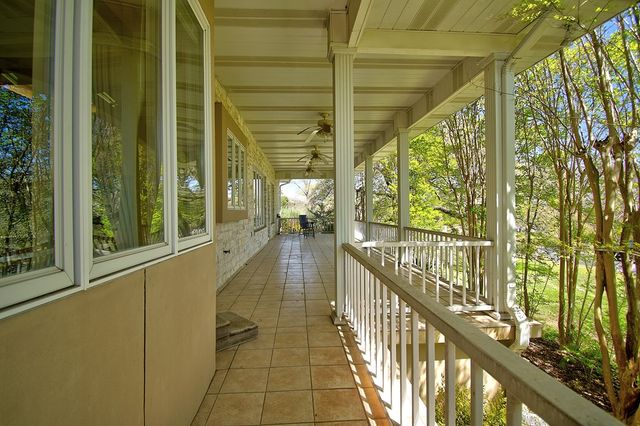 100 Westchester Circle, Kerrville, TX 78028