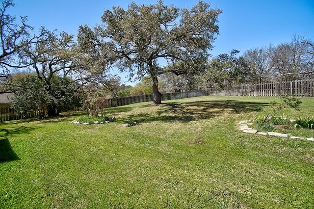 100 Westchester Circle, Kerrville, TX 78028