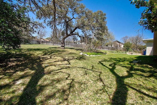 100 Westchester Circle, Kerrville, TX 78028