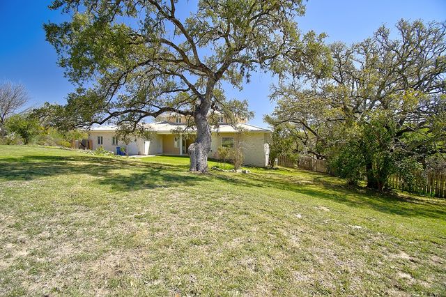 100 Westchester Circle, Kerrville, TX 78028