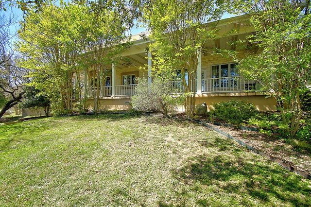 100 Westchester Circle, Kerrville, TX 78028