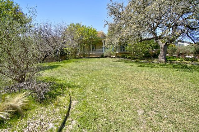 100 Westchester Circle, Kerrville, TX 78028