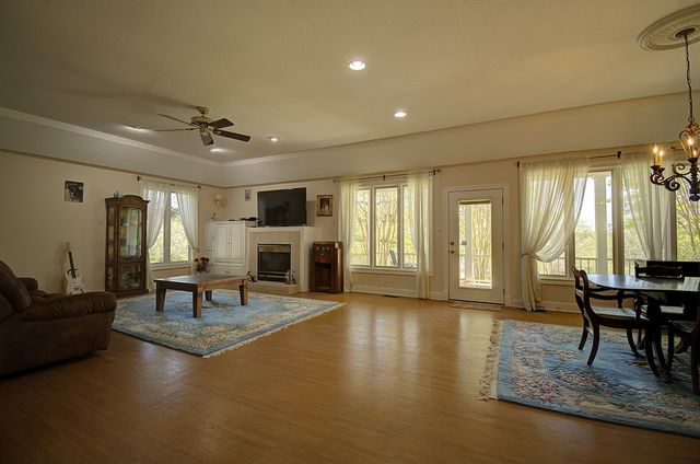 100 Westchester Circle, Kerrville, TX 78028