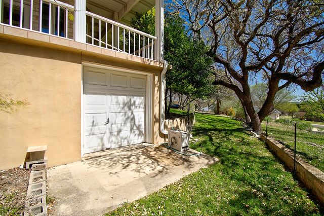 100 Westchester Circle, Kerrville, TX 78028