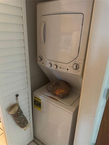 11750 SW 18th St 313-1, Miami, FL 33175