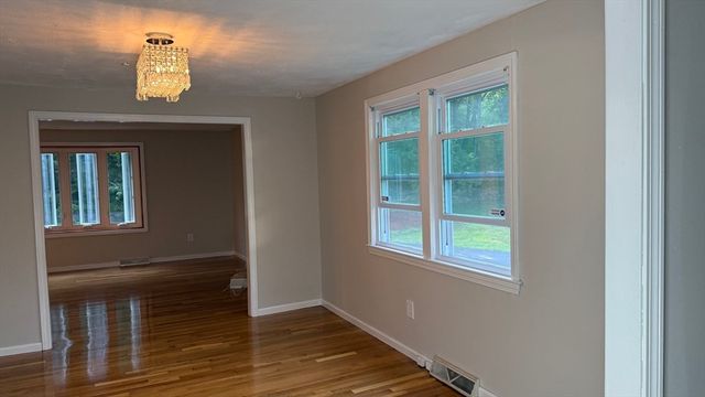 48 Badger Rd, Framingham, MA 01702