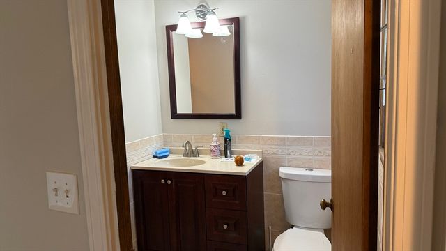 48 Badger Rd, Framingham, MA 01702
