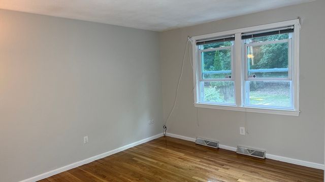 48 Badger Rd, Framingham, MA 01702