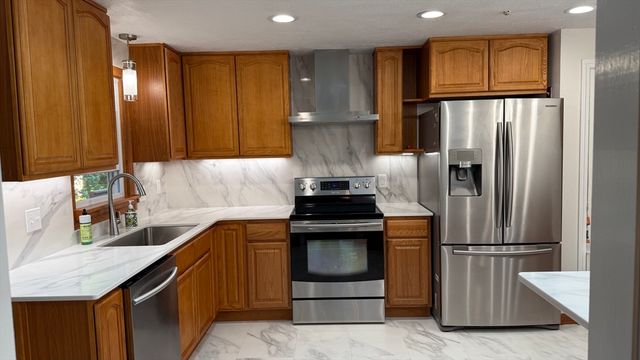 48 Badger Rd, Framingham, MA 01702