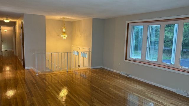 48 Badger Rd, Framingham, MA 01702