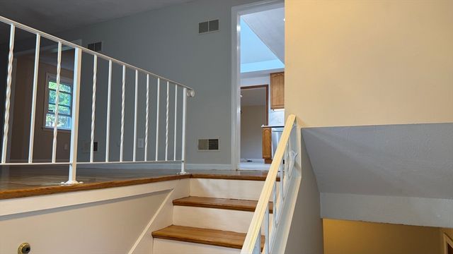 48 Badger Rd, Framingham, MA 01702