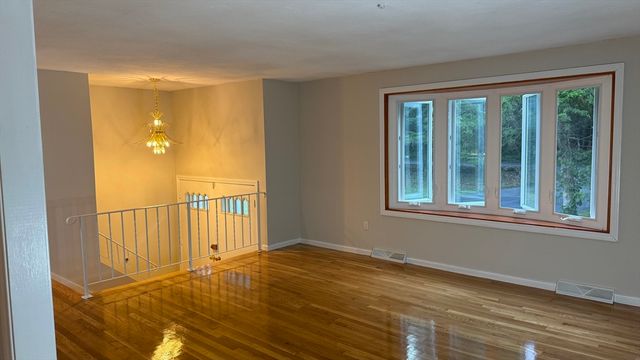 48 Badger Rd, Framingham, MA 01702
