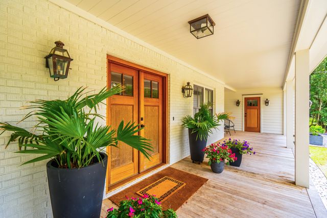 1035 Lakeview Drive, Mount Pleasant, SC 29464