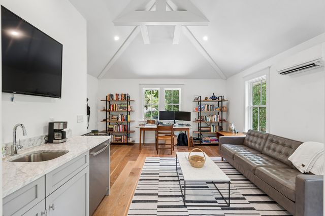 1035 Lakeview Drive, Mount Pleasant, SC 29464