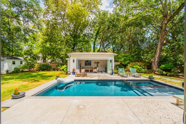 1035 Lakeview Drive, Mount Pleasant, SC 29464