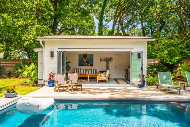 1035 Lakeview Drive, Mount Pleasant, SC 29464